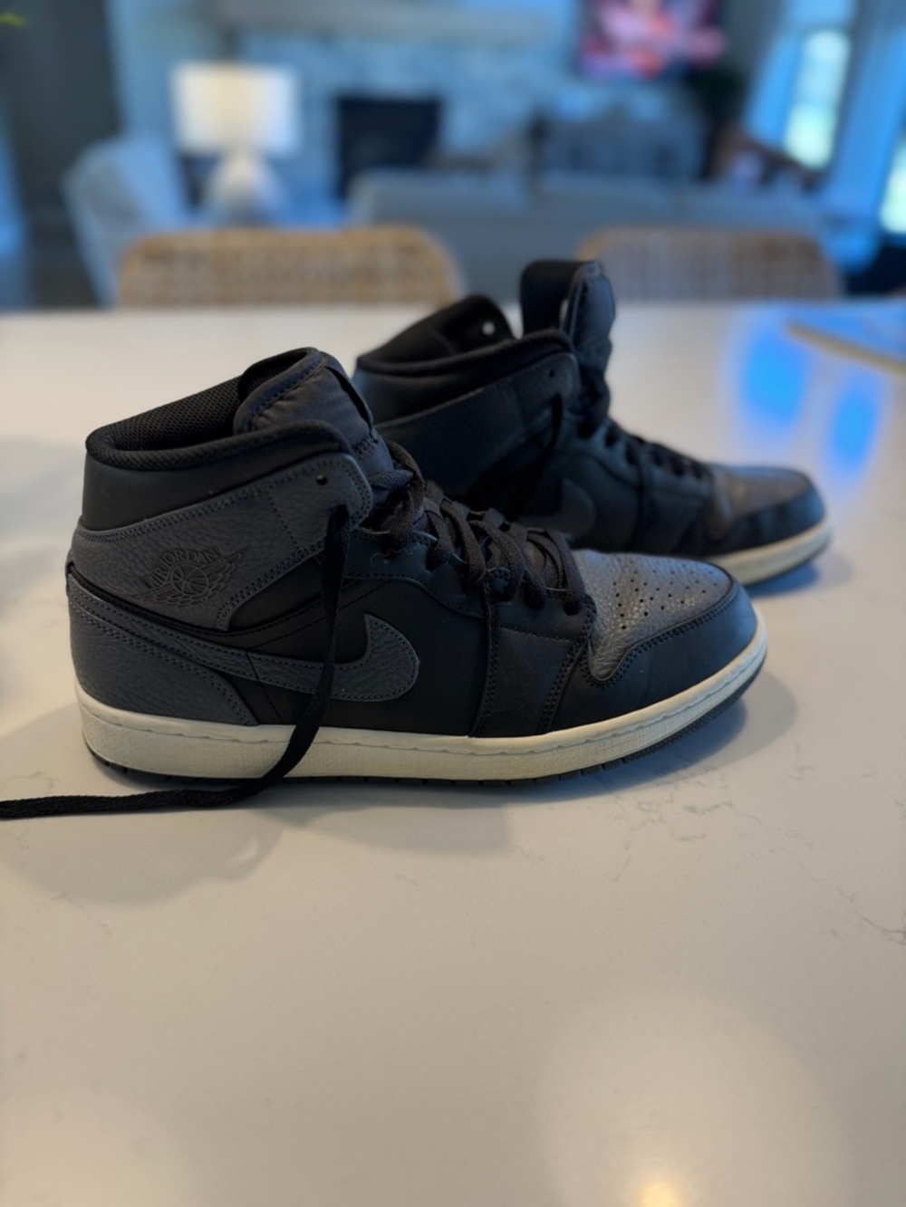 Nike Air Jordan 1 Mid Sneakers - Black/Gray